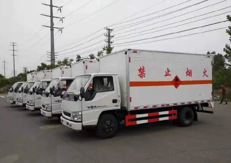 成都到坡頭區(qū)危險(xiǎn)品運(yùn)輸