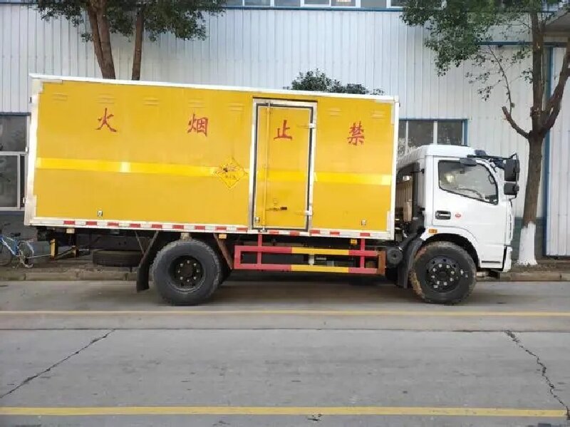 成都到?jīng)艽ㄎｋU(xiǎn)品運(yùn)輸