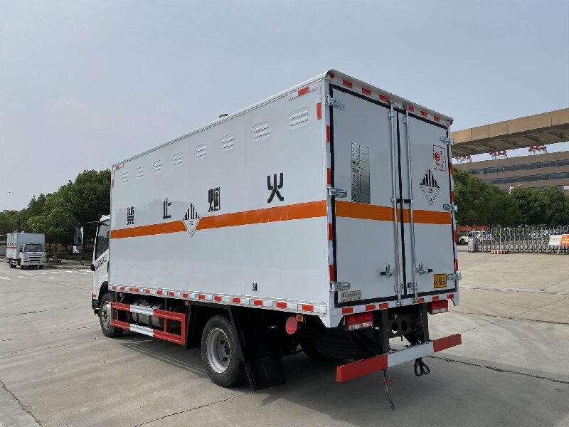 成都到榆次區(qū)危險品運(yùn)輸